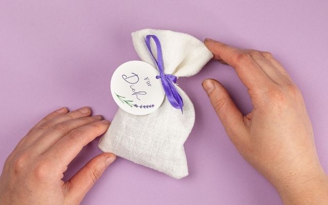 DIY Gastgeschenk Lavendel Hochzeit Licht auf Papier